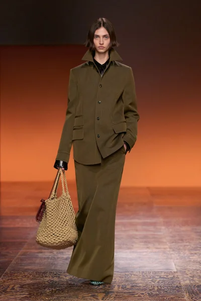 Look 62